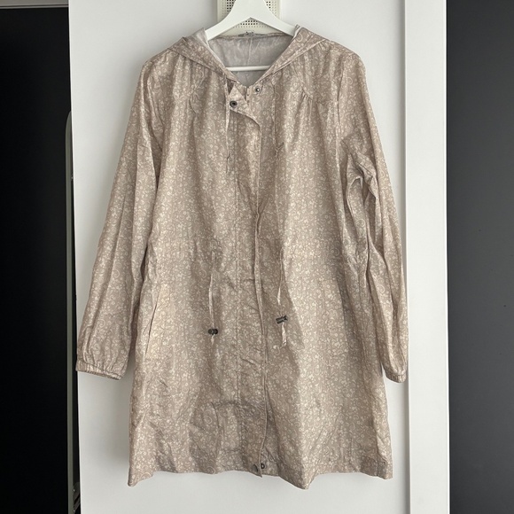 M&S Raincoat - Picture 1 of 8